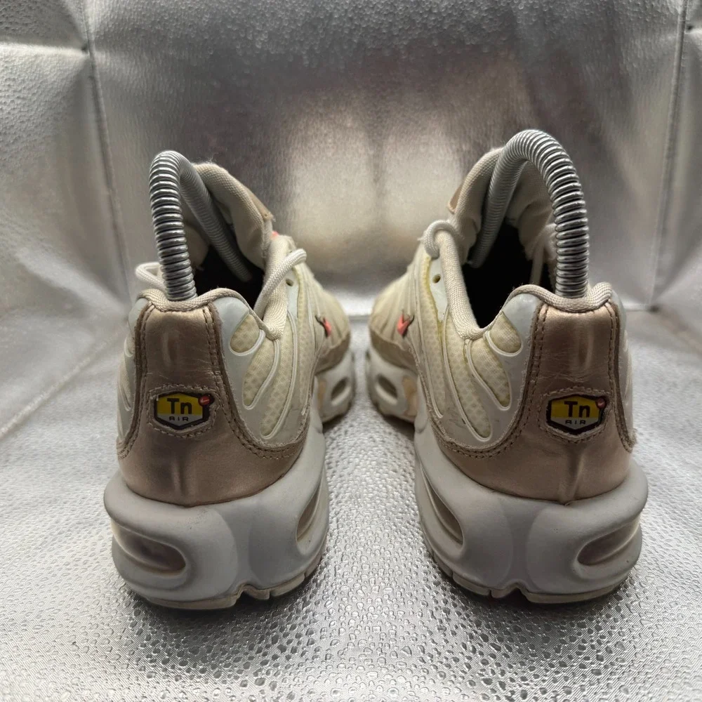 Size 6 Nike Air Max Plus Light Orewood Brown Womens Sneaker Shoes‎ CJ9980-100
